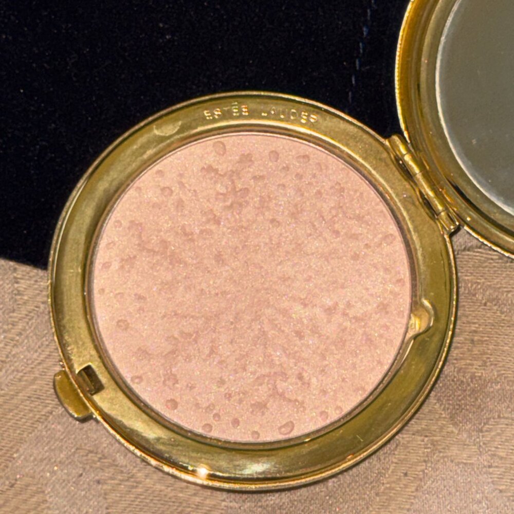 Estee Lauder Shimmer powder Compact in Light Snow